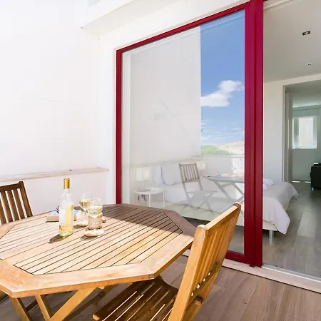 Casa Amarela 3*